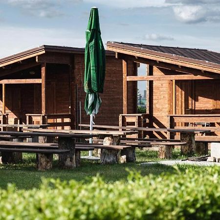 Camping Divoka Voda Pressburg Exterior foto